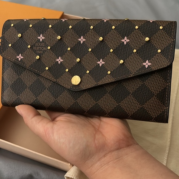 Louis Vuitton Limited Edition Sarah Wallet - Picture 2 of 10